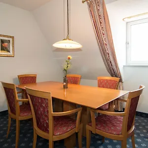Weinhotel Rose 3*, Фольках Германия